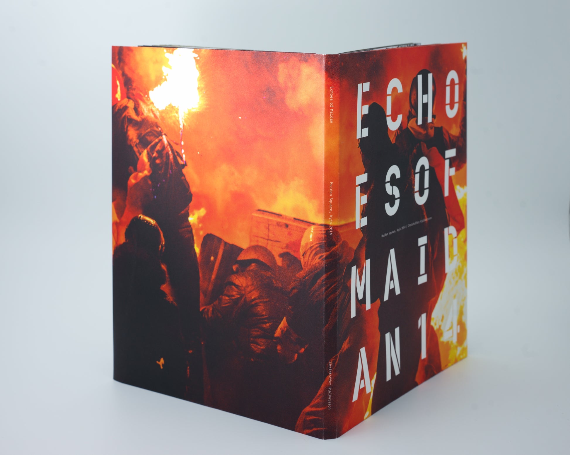 Fotobok om Ukraina – Echoes of Maidan av Christoffer Hjalmarsson